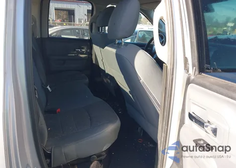 2017 Ram 1500 Slt 4X2 6'4 Box z USA, uszkodzony, nr VIN 1C6RR6GG3HS730009